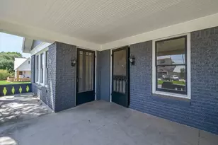 404 W Main St, Bellville, TX 77418 - Photo 3