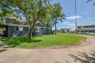 404 W Main St, Bellville, TX 77418 - Photo 19