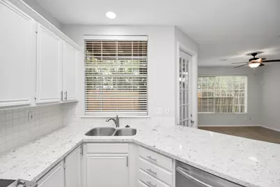 60 Lakeridge Court, The Woodlands, TX 77381 - Photo 23