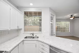 60 Lakeridge Ct, The Woodlands, TX 77381 - Photo 23