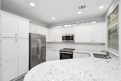 60 Lakeridge Court, The Woodlands, TX 77381 - Photo 19