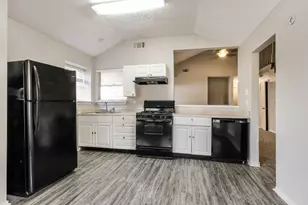 3815 Derbyhall Dr, Houston, TX 77066 - Photo 9