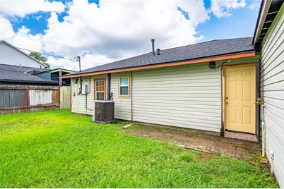 4937 Bataan Road, Houston, TX 77033 - Photo 7