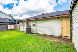 4937 Bataan Rd, Houston, TX 77033 - Photo 7