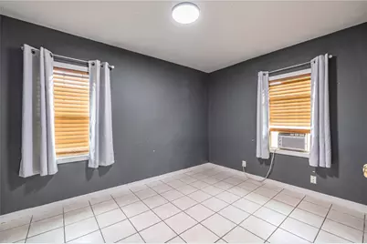 4937 Bataan Road, Houston, TX 77033 - Photo 13