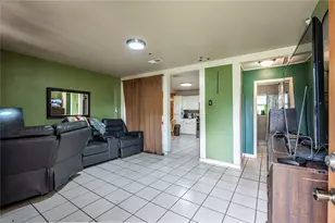 4937 Bataan Rd, Houston, TX 77033 - Photo 17