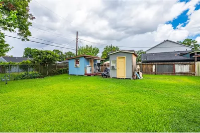 4937 Bataan Road, Houston, TX 77033 - Photo 9