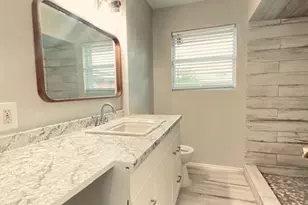 9006 Ilona Ln, Houston, TX 77025 - Photo 9