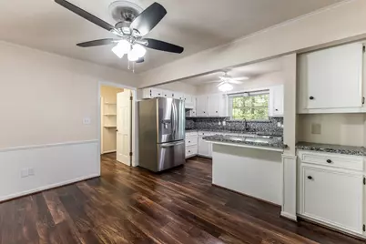 1006 Amesbury Court, Huntsville, TX 77340 - Photo 7