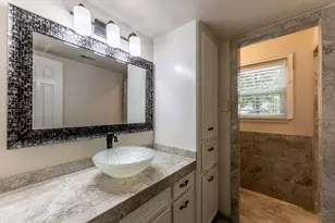 1006 Amesbury Ct, Huntsville, TX 77340 - Photo 11