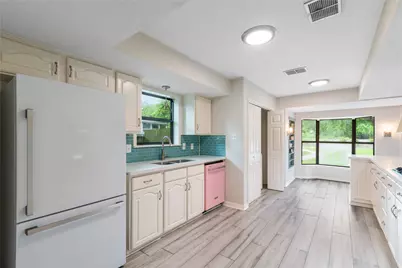 27216 Blueberry Hill Dr Drive, Conroe, TX 77385 - Photo 13