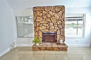 7607 Stamen Dr, Houston, TX 77041 - Photo 3