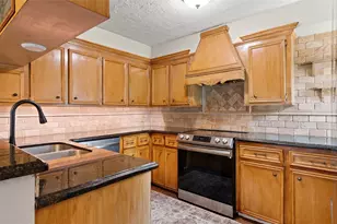 655 Davis Rd, League City, TX 77573 - Photo 7