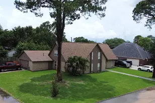5101 Arrowhead Dr, Baytown, TX 77521 - Photo 3
