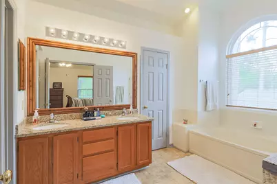 71 W Indian Sage Circle, The Woodlands, TX 77381 - Photo 19