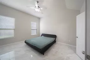 9303 Fuqua Breeze Dr, Houston, TX 77075 - Photo 19