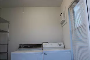 717 7th St, Dickinson, TX 77539 - Photo 9