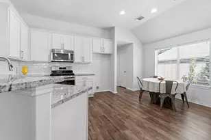 118 S Merryweather Cir, The Woodlands, TX 77384 - Photo 5