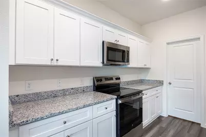 31114 Gayle Prairie Oaks Street, Waller, TX 77484 - Photo 11