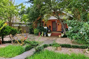 2029 Singleton St, Houston, TX 77008 - Photo 1