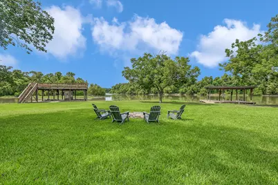 361 S Lakeside Drive, Huntsville, TX 77320 - Photo 3