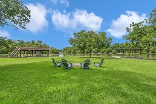 361 S Lakeside Dr, Huntsville, TX 77320 - Photo 3