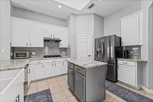 2615 Easton Springs Ct, Pearland, TX 77584 - Photo 9