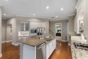 2525 W Ranch Dr, Friendswood, TX 77546 - Photo 9