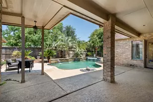 2525 W Ranch Dr, Friendswood, TX 77546 - Photo 39