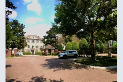 2104 Bancroft Street, Houston, TX 77027 - Photo 7