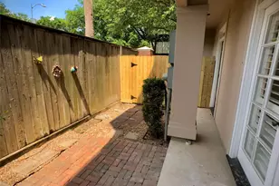 2104 Bancroft St, Houston, TX 77027 - Photo 11