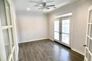 2104 Bancroft St, Houston, TX 77027 - Photo 9