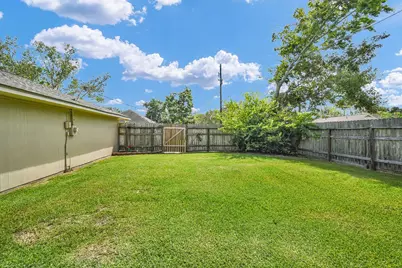 131 Frostwood Drive, Lake Jackson, TX 77566 - Photo 45
