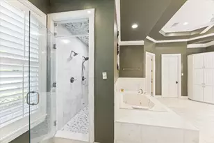 223 Heritage Oaks Ln, Houston, TX 77024 - Photo 21