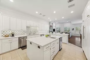 223 Heritage Oaks Ln, Houston, TX 77024 - Photo 11