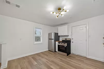 105 Clear Lake Road, Highlands, TX 77562 - Photo 5