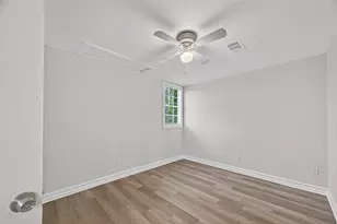 105 Clear Lake Rd, Highlands, TX 77562 - Photo 13