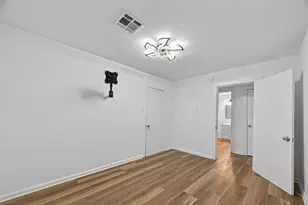 105 Clear Lake Rd, Highlands, TX 77562 - Photo 31