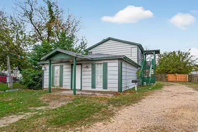 105 Clear Lake Road, Highlands, TX 77562 - Photo 1