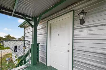 105 Clear Lake Road, Highlands, TX 77562 - Photo 3