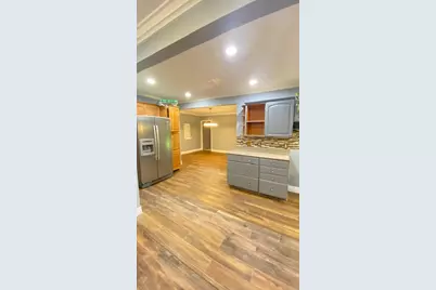 6623 Cresthill Street, Houston, TX 77033 - Photo 11