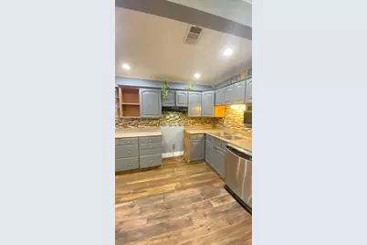 6623 Cresthill Street, Houston, TX 77033 - Photo 9