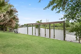 216 Berwick, Bridge City, TX 77611 - Photo 5