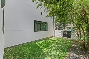 2135 Quenby St, Houston, TX 77005 - Photo 9