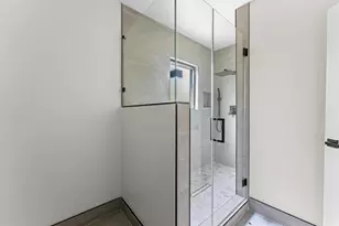 2135 Quenby St, Houston, TX 77005 - Photo 25