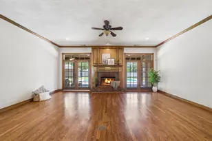 2516 Woodcreek Dr, Pearland, TX 77581 - Photo 9