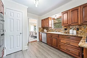 9806 Emnora Ln, Houston, TX 77080 - Photo 9