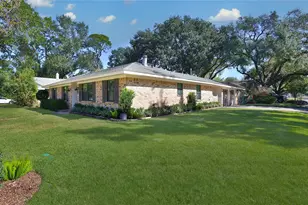 4402 Fallbrook Dr, Houston, TX 77018 - Photo 3