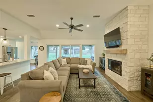 2414 Coachlight Ln, Conroe, TX 77384 - Photo 13