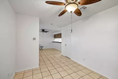 4811 Hannas Reef Drive, Bacliff, TX 77518 - Photo 5